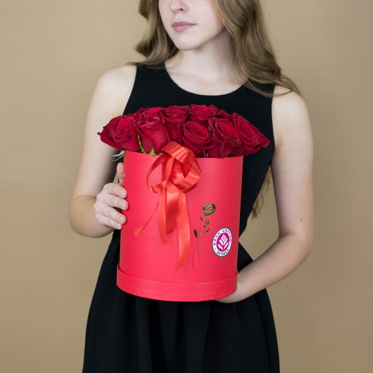 Розы красные в шляпной коробке артикул: 2197
