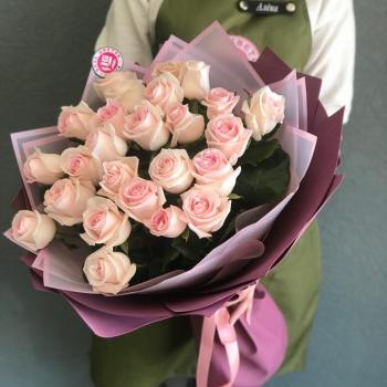 Бело-розовые розы 60 см (Россия) [№: 343746]